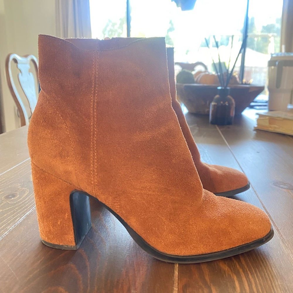 Dolce Vita brown suede boots size 7